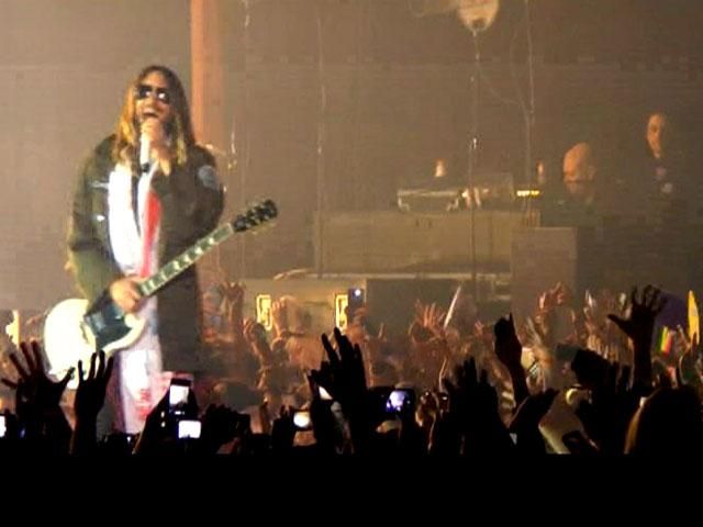 На концерте в Киеве 30 Seconds to Mars выражали поддержку Украины (Видео)