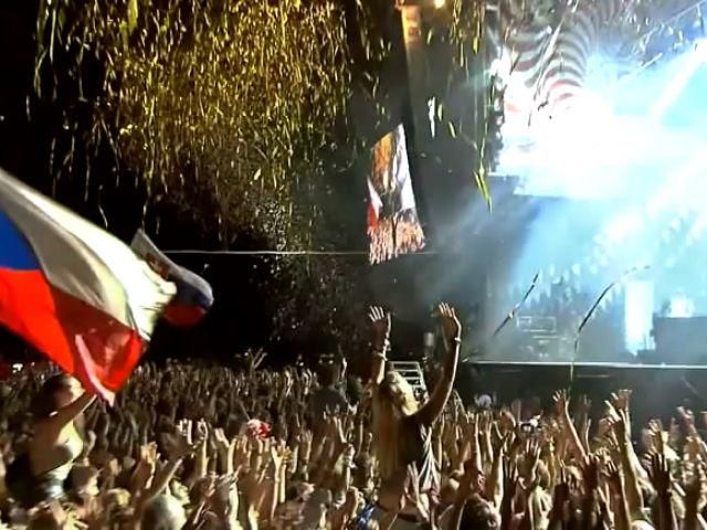 Цьогоріч на найвідомішому фестивалі Європи виступлять Prodigy, KoЯn, Outkast та Queens Цьогоріч на найвідомішому фестивалі Європи виступлять Prodigy, KoЯn, Outkast та Queens