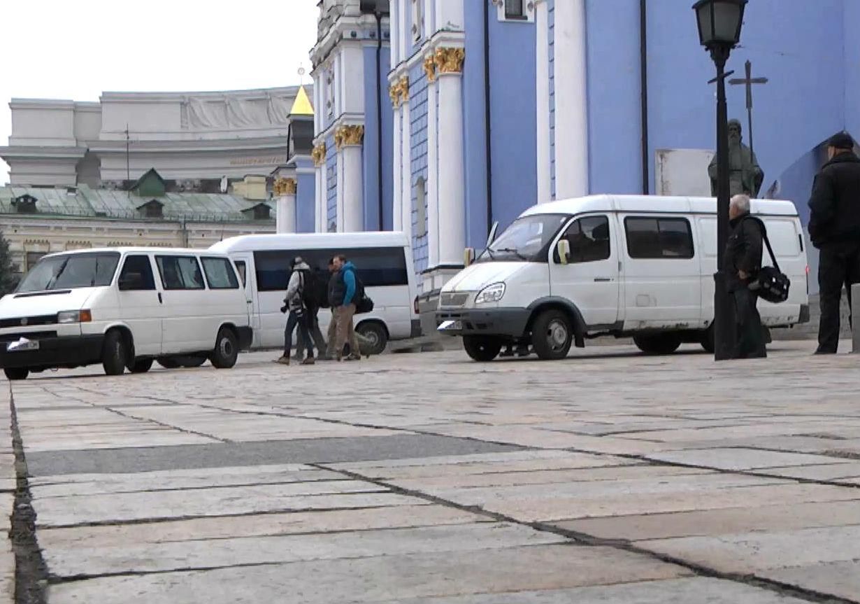 Сегодня из Киева на Донбасс отправился Автопоезд мира