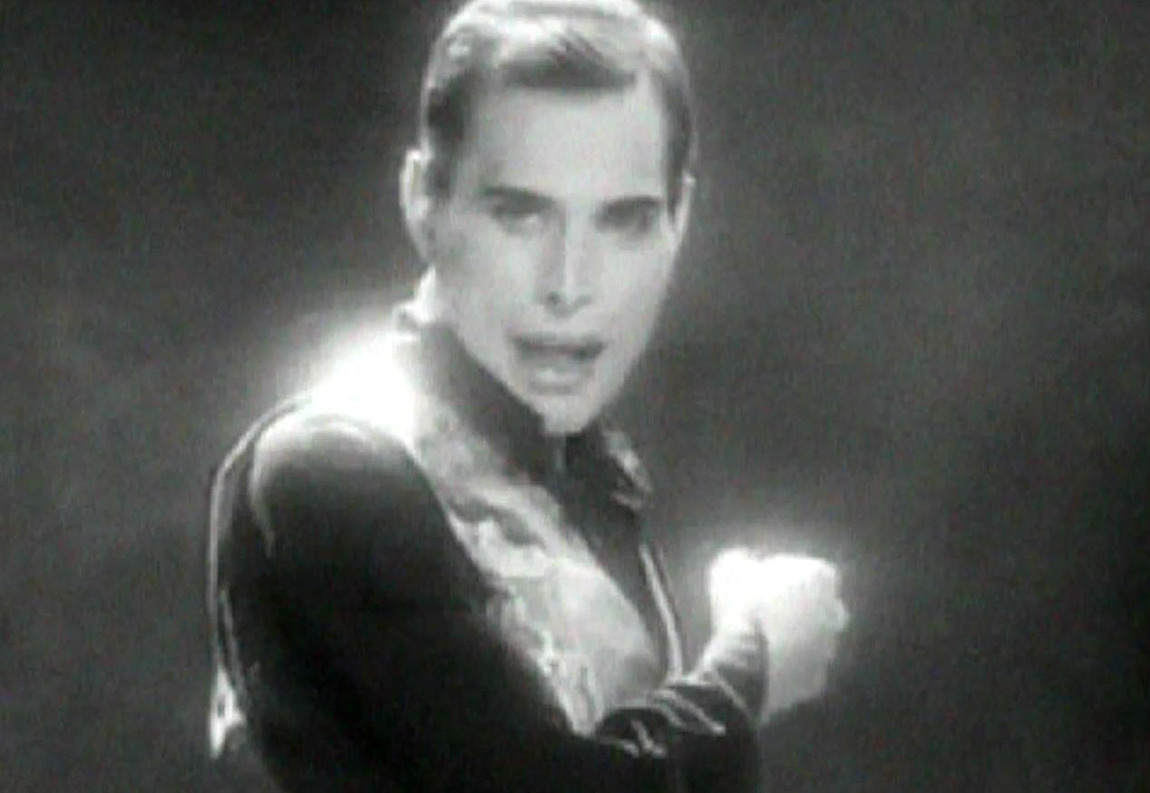 День в истории. 23 года назад СПИД забрал жизнь Фредди Меркьюри День в истории. 23 года назад СПИД забрал жизнь Фредди Меркьюри