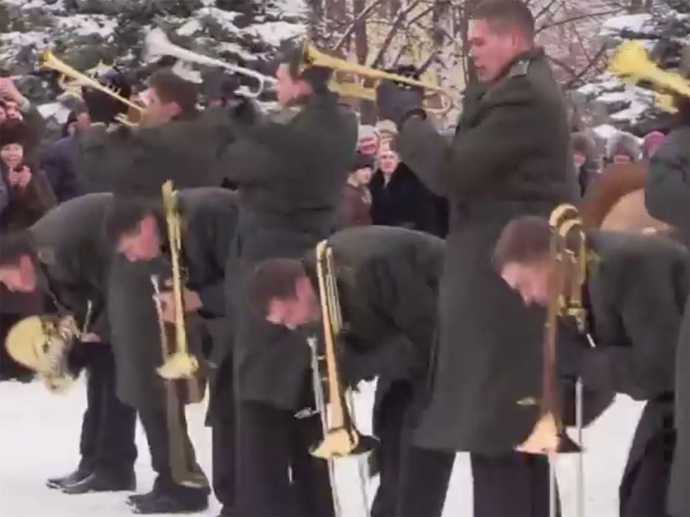 Військові музиканти дали концерт в Артемівську