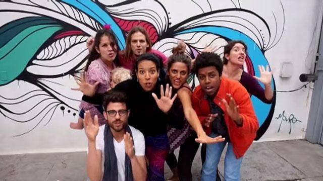 Українець та іноземні музиканти створили кліп “мовою тіла” Українець та іноземні музиканти створили кліп “мовою тіла”