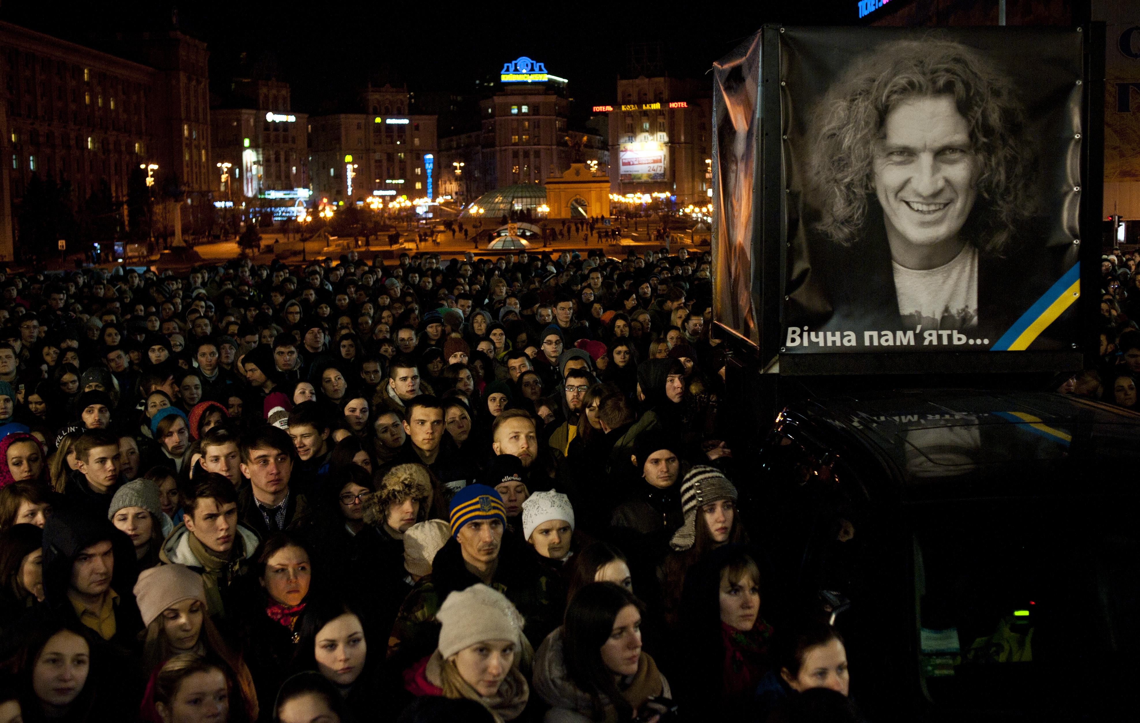 "Побитими і сумними,  плачемо під дверима": Київ вшанував  пам'ять Кузьми 