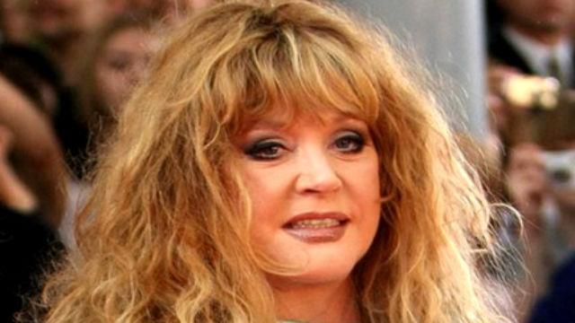 Пугачевой в России досталось за новую песню о войне Пугачевой в России досталось за новую песню о войне