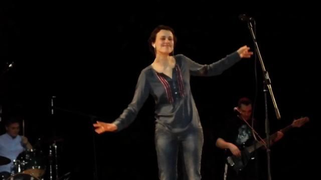 Чичерина попела в оккупированном Луганске и сходила в зоопарк Чичерина попела в оккупированном Луганске и сходила в зоопарк