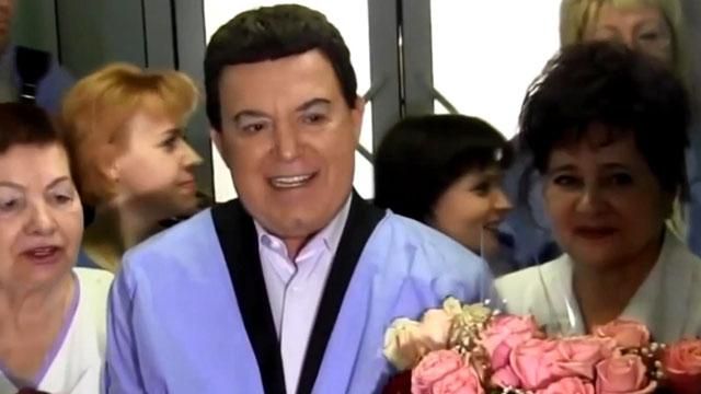 Кобзон до сих пор в звании народного артиста Украины Кобзон до сих пор в звании народного артиста Украины