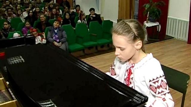 В Хмельницком дети устроили благотворительный концерт