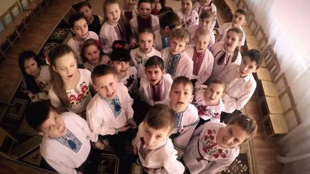 Дети спели песню Скрябина "Мам"