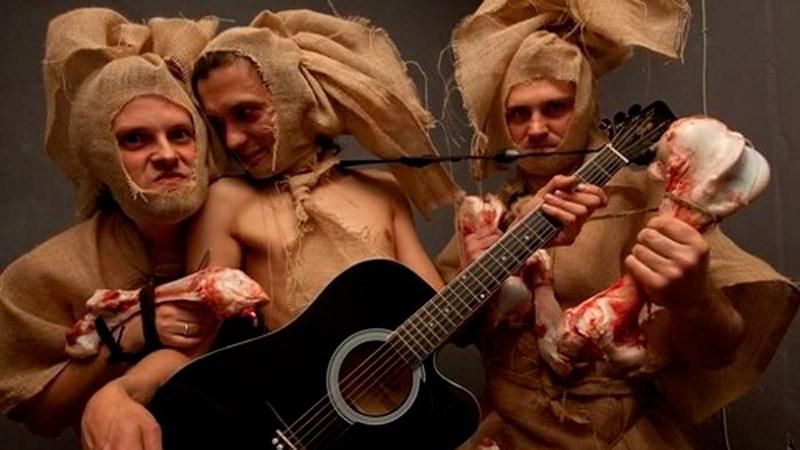 Український гурт у Львові заспівав "Гімн ДНР" (18+) Український гурт у Львові заспівав "Гімн ДНР" (18+)