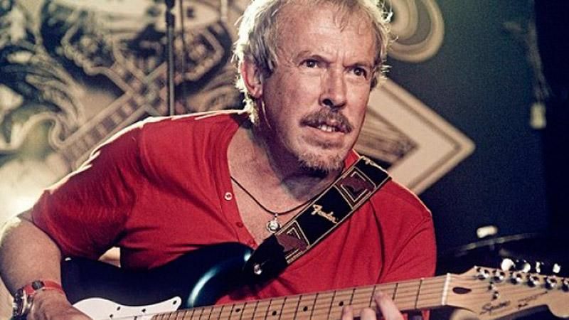 Макаревич показал новый антивоенный клип Макаревич показал новый антивоенный клип