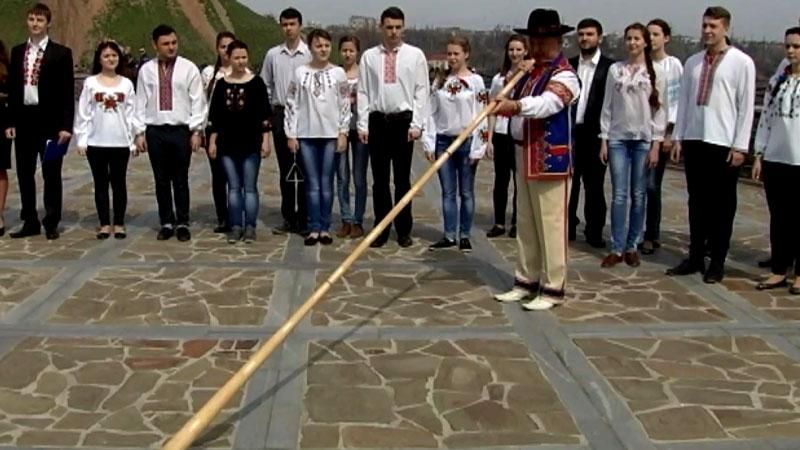 На запорізькій Хортиці трембітали про мир на Донбасі На запорізькій Хортиці трембітали про мир на Донбасі