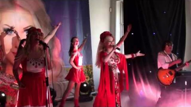 Чоловік співачки Бужинської побив волонтера Чоловік співачки Бужинської побив волонтера