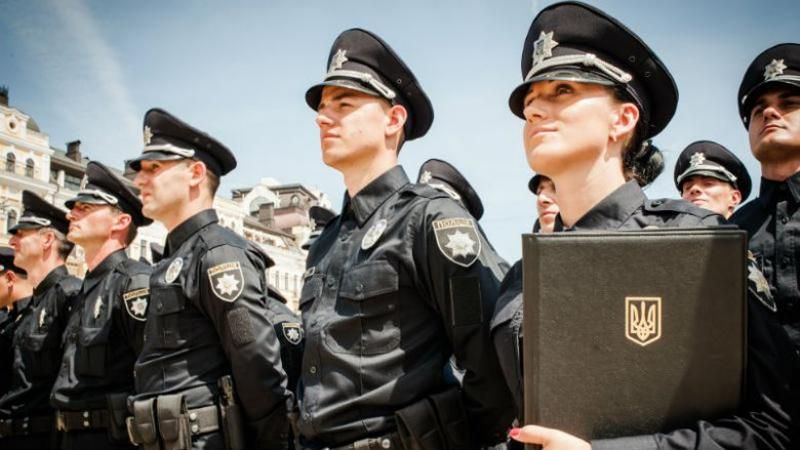 Топ-новини: патрульна поліція запрацювала у Києві, сьогодні поховають Владіслава Левицького