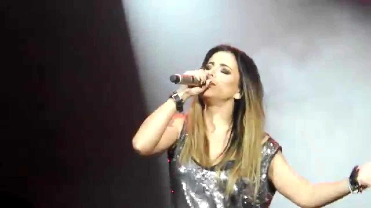 Ани Лорак покорила российскую птицефабрику Ани Лорак покорила российскую птицефабрику