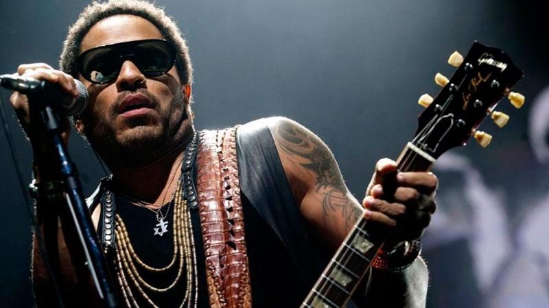 У Ленні Кравіца тріснули штани прямо на сцені (18+) У Ленні Кравіца тріснули штани прямо на сцені (18+)