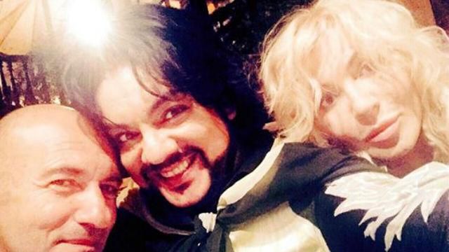 Хто носить майку з Х…йлом — сам є Х…йлом, — Мозгова про скандал з Білик Хто носить майку з Х…йлом — сам є Х…йлом, — Мозгова про скандал з Білик