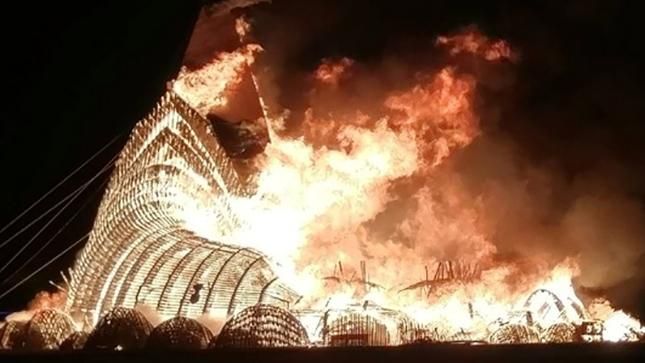 20 фото з пустелі: фантастична атмосфера фестивалю Burning Man 2015 20 фото з пустелі: фантастична атмосфера фестивалю Burning Man 2015