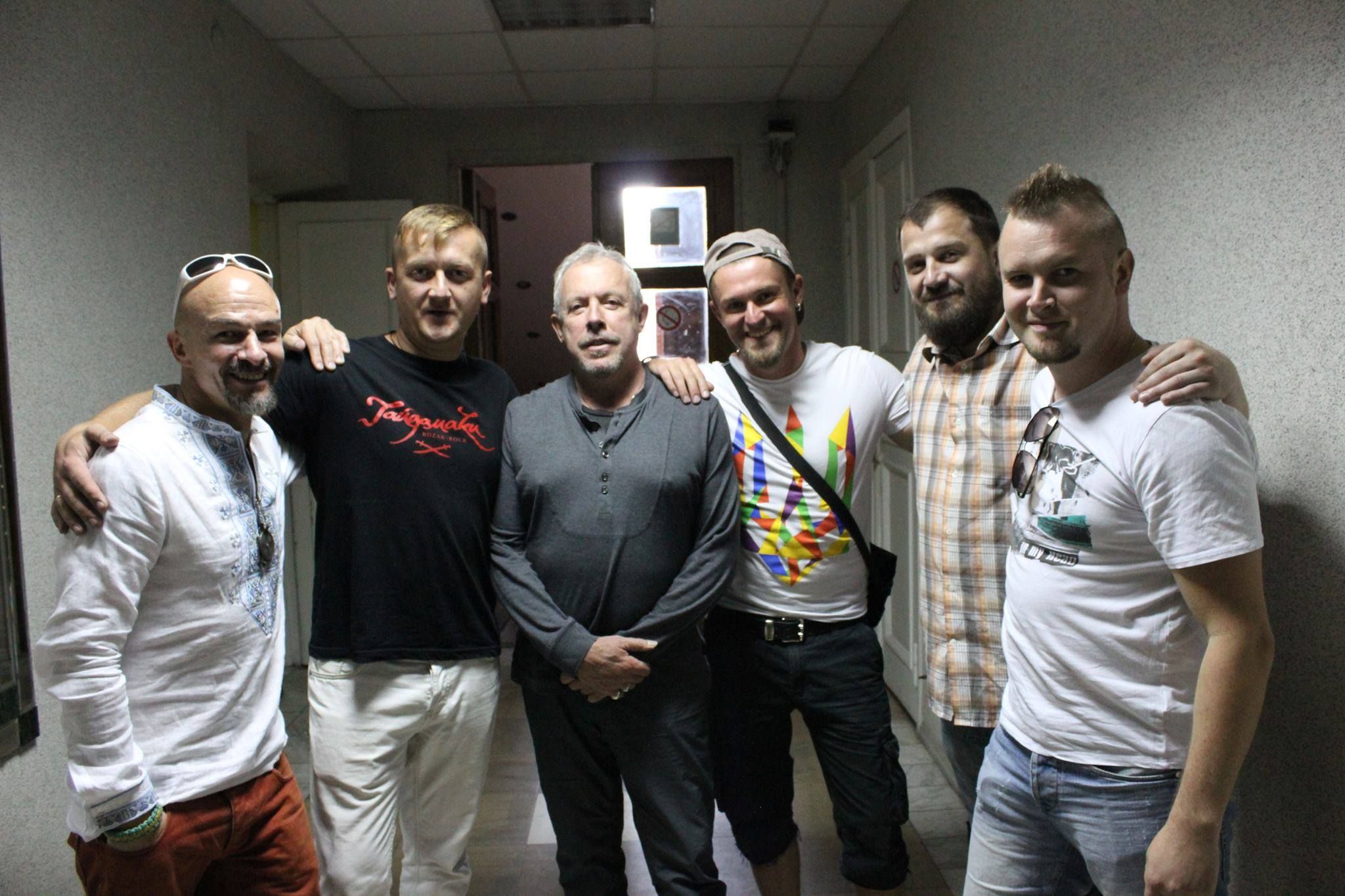 Легендарные "Гайдамаки" и Макаревич записали совместный антивоенный клип Легендарные "Гайдамаки" и Макаревич записали совместный антивоенный клип