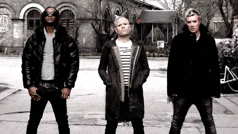Вокалист легендарной группы The Prodigy едва не остался в России Вокалист легендарной группы The Prodigy едва не остался в России