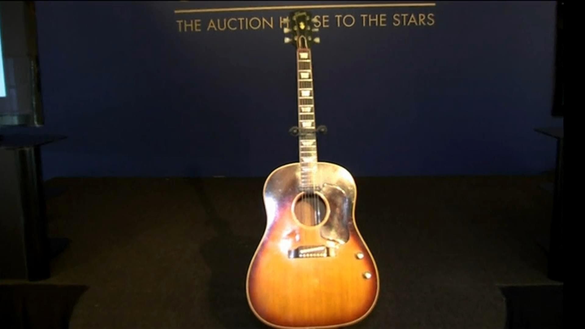 Легендарну гітару Джона Леннона продали за шалені гроші