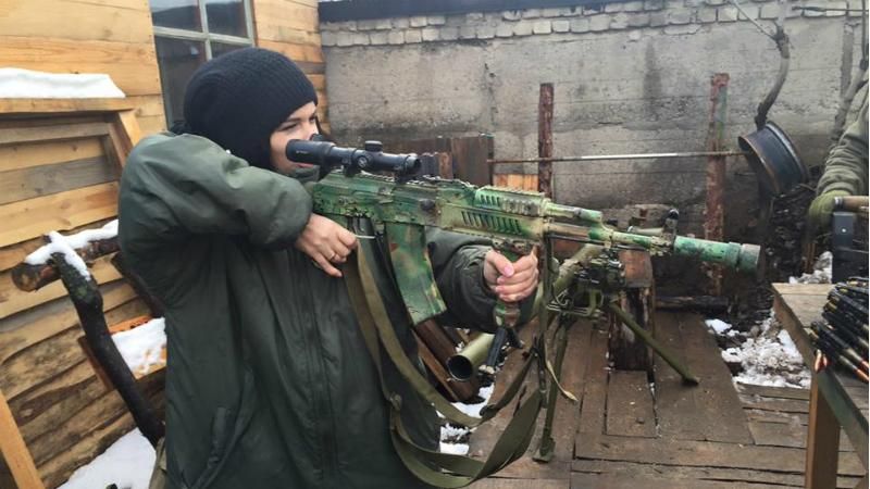 Приходько взяла в руки автомат і виступила у зоні АТО Приходько взяла в руки автомат і виступила у зоні АТО