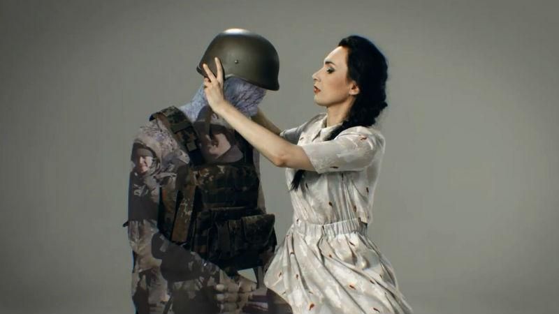 "Крихітка" презентувала проникливий кліп про спілкування військових та волонтерів "Крихітка" презентувала проникливий кліп про спілкування військових та волонтерів
