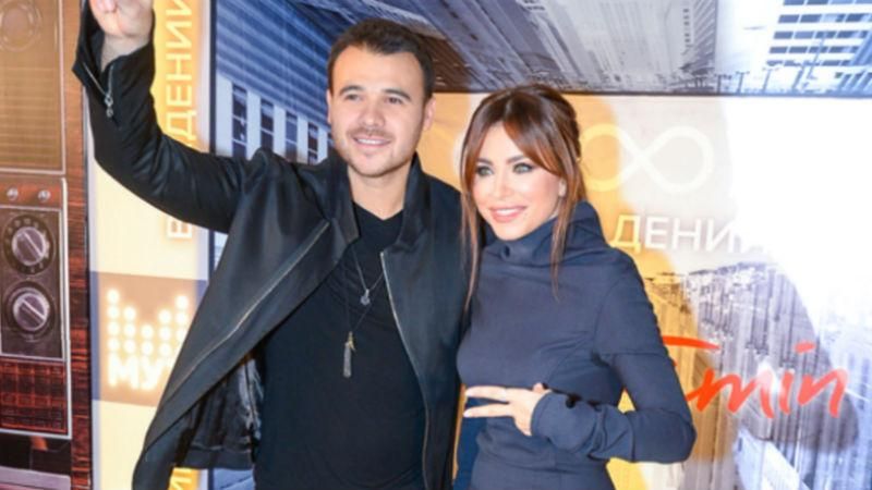 Лорак засвітилася на елітній вечірці в російському клубі з друзями Путіна Лорак засвітилася на елітній вечірці в російському клубі з друзями Путіна