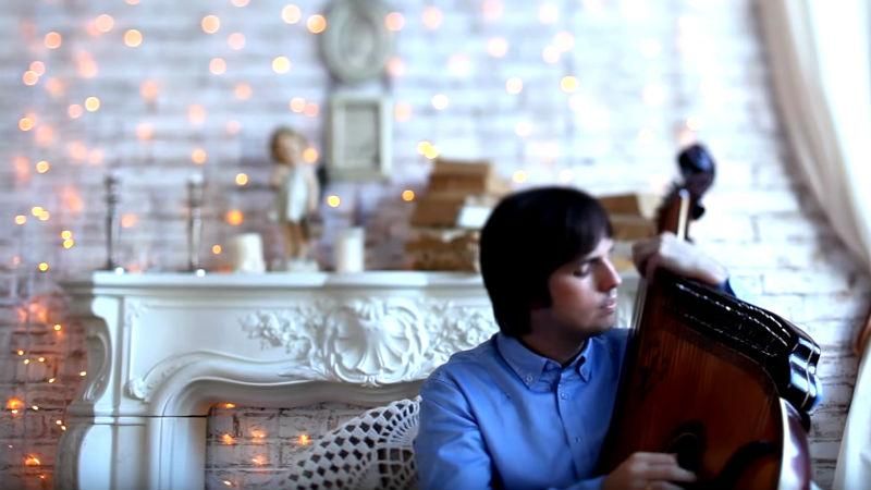 Одесит зіграв на бандурі легендарний різдвяний хіт Jingle Bells Одесит зіграв на бандурі легендарний різдвяний хіт Jingle Bells