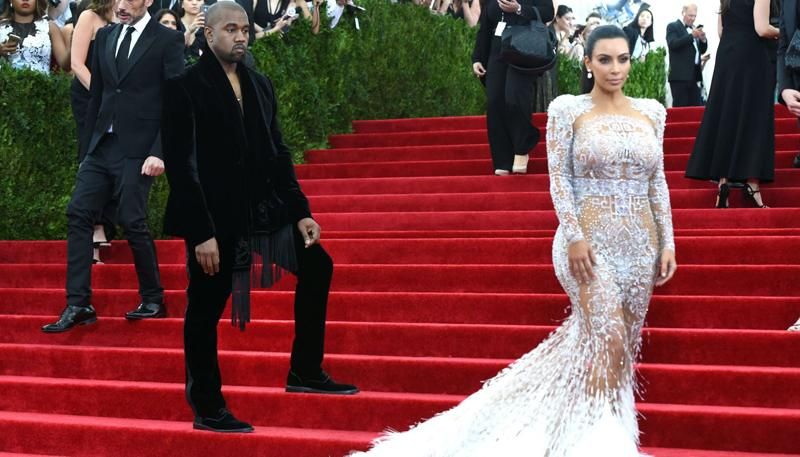 ТОП-5 откровенных нарядов, которыми звезды удивили в 2015 году (Фото 18+) ТОП-5 откровенных нарядов, которыми звезды удивили в 2015 году (Фото 18+)