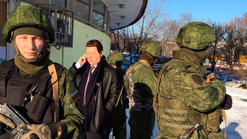Кобзон в сопровождении автоматчиков сходил в цирк Донецка