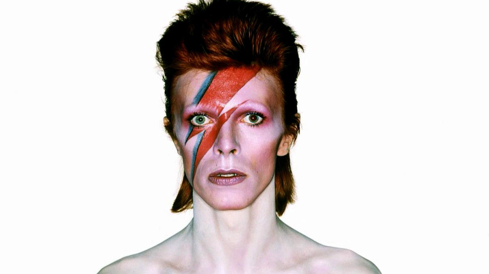 Жизнь культового певца: творческие достижения Дэвида Боуи