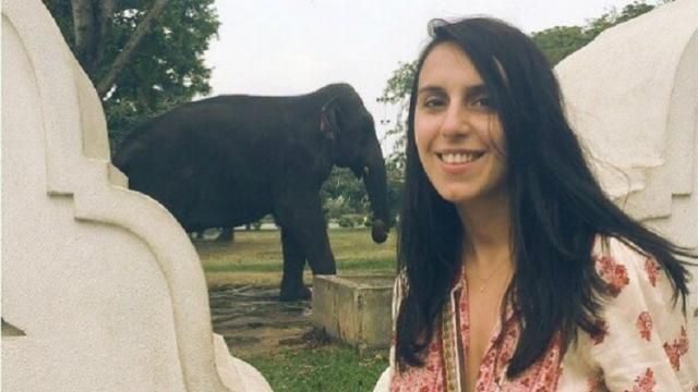 Джамала у відпустці покаталась на слонах Джамала у відпустці покаталась на слонах
