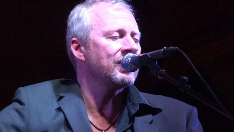 Умер легендарный вокалист Black Умер легендарный вокалист Black