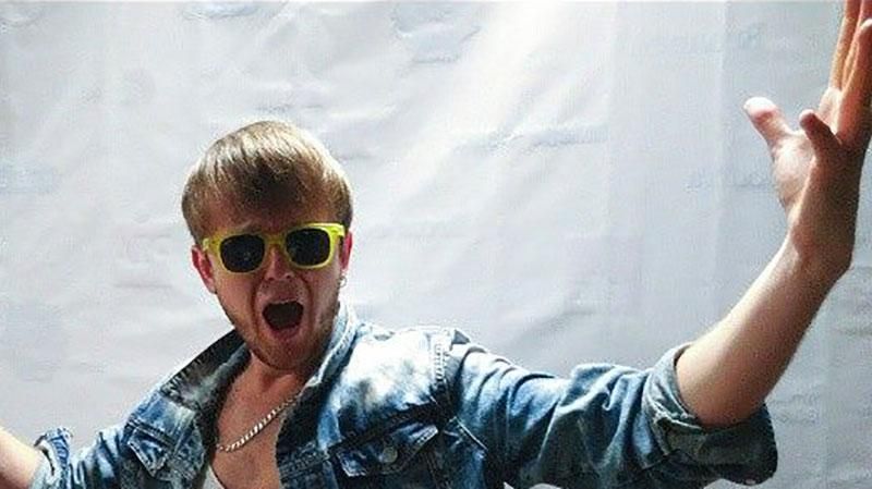 Львівський музикант презентував ритмічний кавер на пісню "Скрябіна" Львівський музикант презентував ритмічний кавер на пісню "Скрябіна"