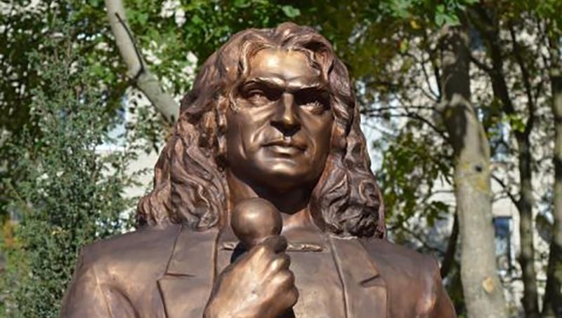 Бронзового Скрябина в Луцке демонтировали Бронзового Скрябина в Луцке демонтировали