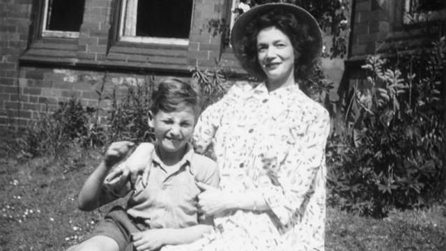 За самое старое письмо Джона Леннона планируют получить немалую сумму на аукционе За самое старое письмо Джона Леннона планируют получить немалую сумму на аукционе