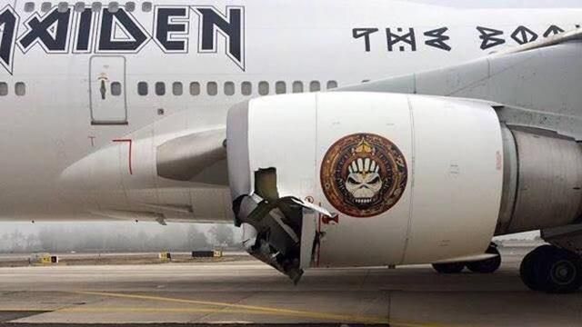 Самолет группы Iron Maiden попал в аварию: появились фото