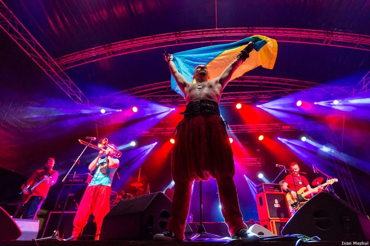 "Гайдамаки" в Европе: на корабле и на штрафплощадке "Гайдамаки" в Европе: на корабле и на штрафплощадке