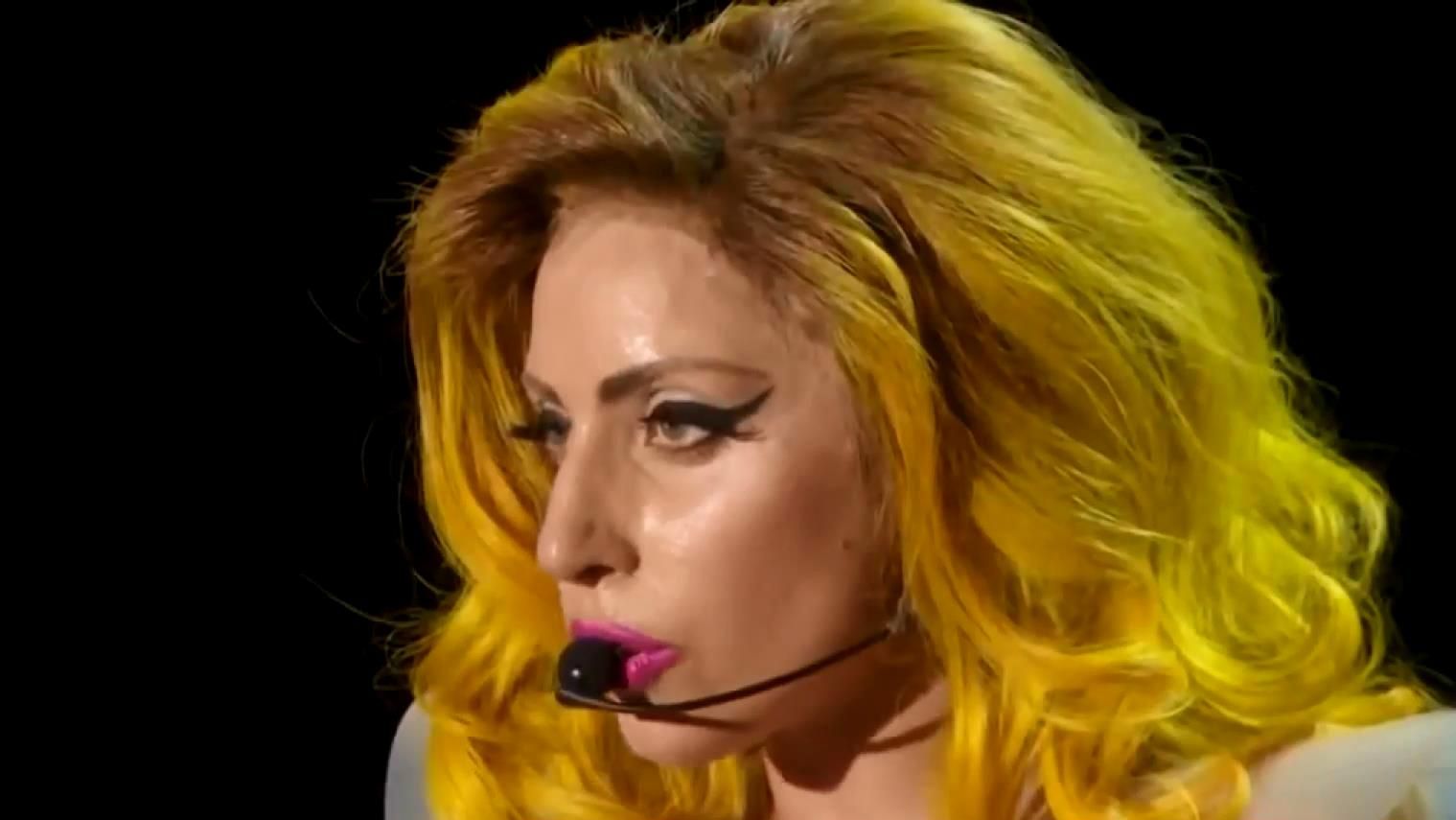 Співачка, відома найскандальнішими образами сучасності, святкує ювілей Співачка, відома найскандальнішими образами сучасності, святкує ювілей