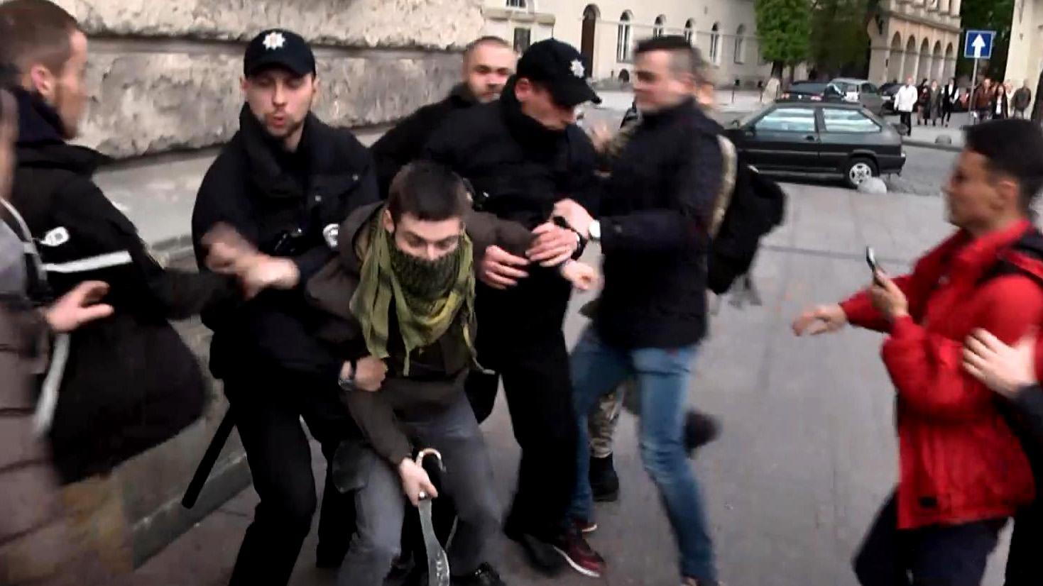 Во Львове произошли стычки из-за концерта русскоязычной группы