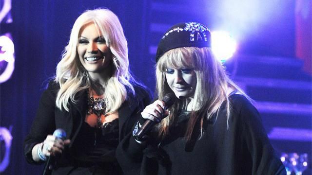 Син української співачки розповів, чому вона регулярно виступає у Росії Син української співачки розповів, чому вона регулярно виступає у Росії