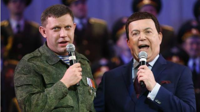 Кобзон отримав нагороду з рук Путіна за поїздки на Донбас Кобзон отримав нагороду з рук Путіна за поїздки на Донбас