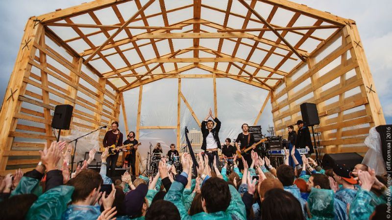 Океан Ельзи влаштували ексклюзивний концерт на даху
