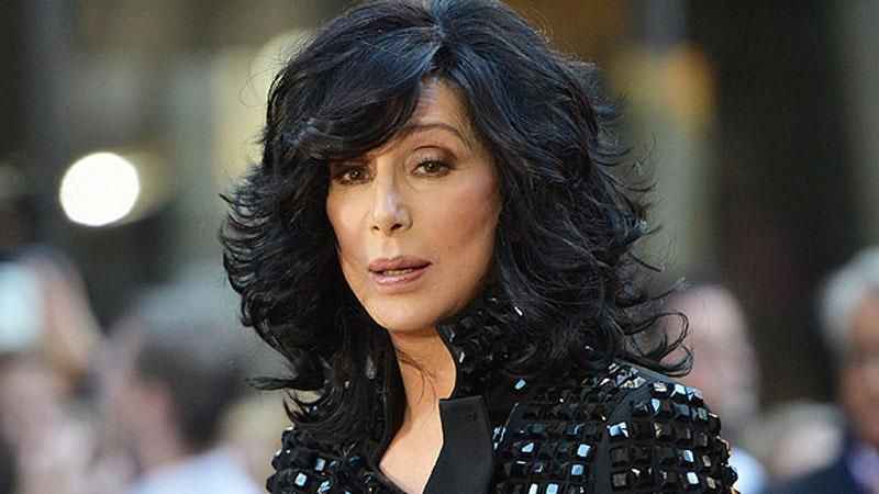 Шлях легендарної співачки Cher: як вона підкорювала світ