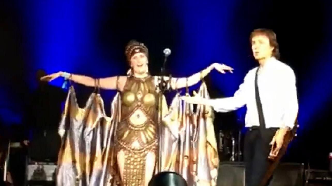 Как украинка сумела поразить Пола Маккартни на концерте Как украинка сумела поразить Пола Маккартни на концерте