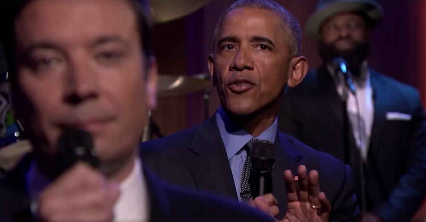 Новый хит Facebook: Обама, который произносит речь под слоу джем