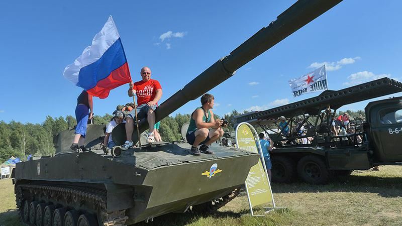 Озброєння – не війна, а мир, – реакція росіян на танки на рок-фестивалі