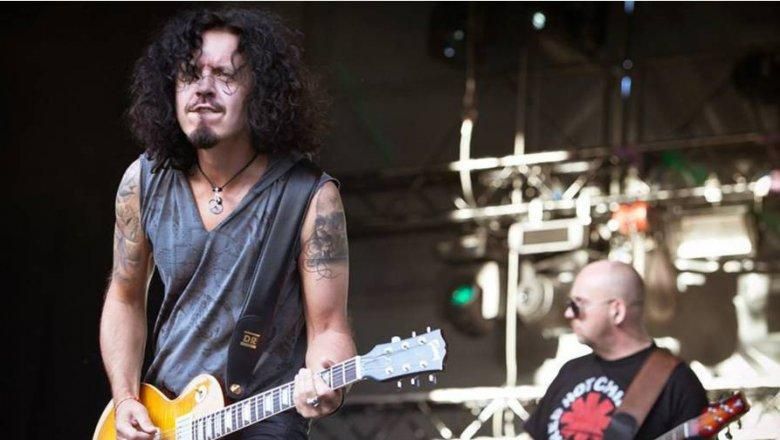 Керівник "Укрзалізниці" заграє на сцені українського фестивалю Керівник "Укрзалізниці" заграє на сцені українського фестивалю