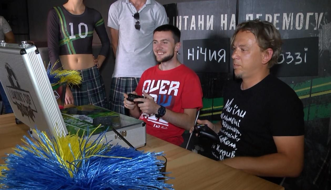 Известные украинские певцы устроили футбольный поединок