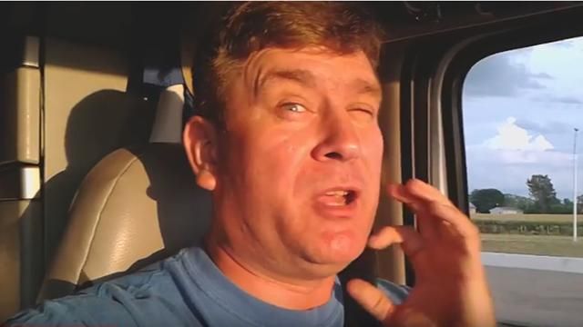 Американський далекобійник заспівав про "українських диверсантів" у Криму Американський далекобійник заспівав про "українських диверсантів" у Криму